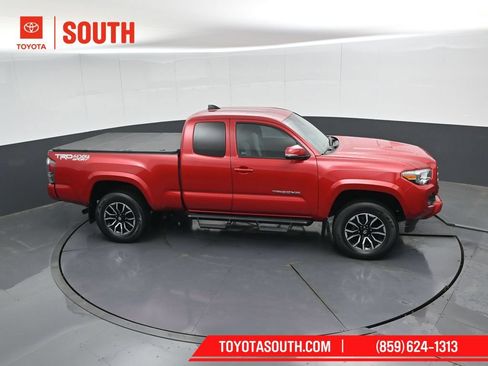 Used 2022 Toyota Tacoma TRD Sport AWD/4WD image 43
