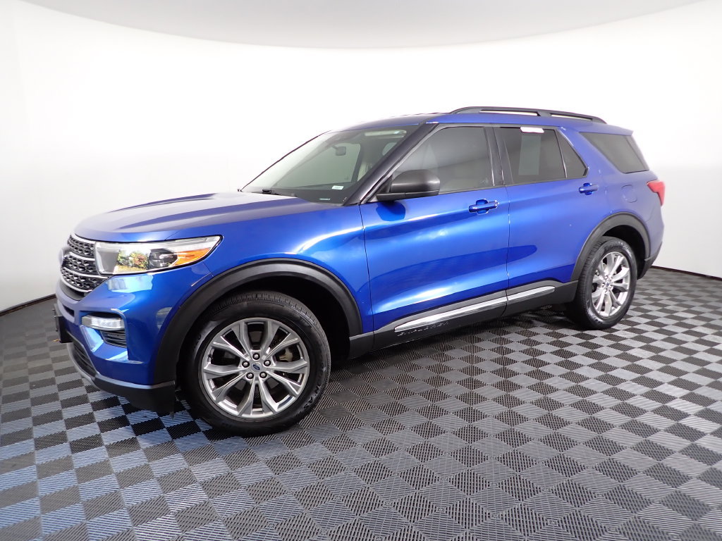 Used 2020 Ford Explorer XLT w/ Equipment Group 202A AWD/4WD image 8