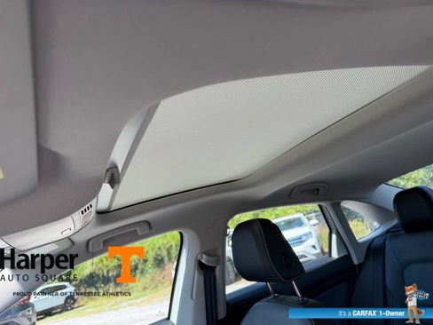Used 2025 Volkswagen Jetta SEL FWD image 18
