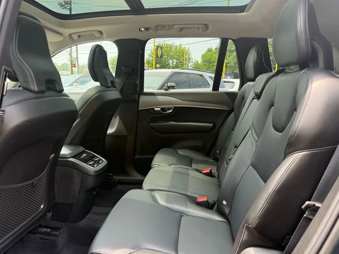 Used 2022 Volvo XC90 T5 Momentum w/ Climate Package image 24