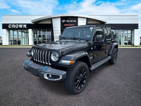 Used 2022 Jeep Wrangler Unlimited Sahara w/ Cold Weather Group AWD/4WD image 1