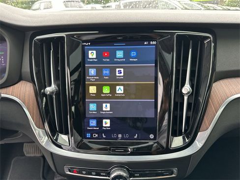 Used 2023 Volvo S60 T8 Plus image 16