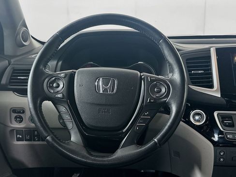Used 2017 Honda Pilot Elite image 18