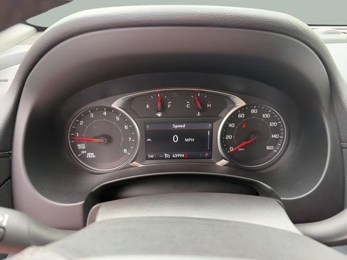 Used 2024 GMC Terrain SLT AWD/4WD image 13