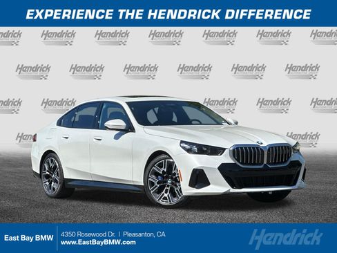 Used 2026 BMW 530i w/ M Sport Package RWD image 1