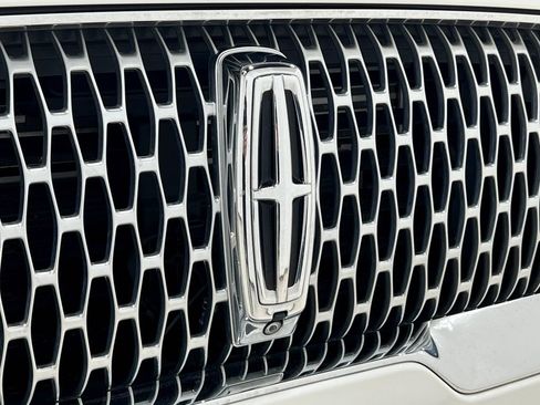 Used 2022 Lincoln Aviator Reserve w/ Equipment Group 201A AWD/4WD image 43