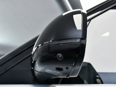 Used 2025 Land Rover Range Rover SE image 91