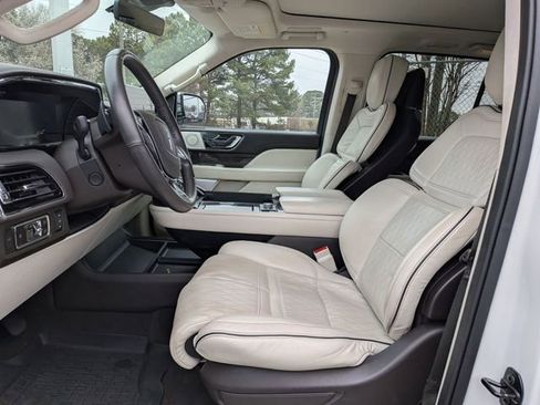 Used 2023 Lincoln Navigator Black Label image 14
