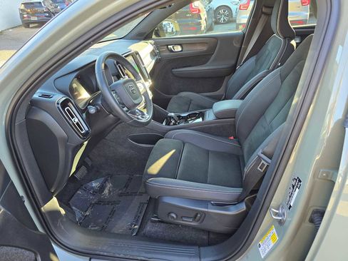 Certified 2023 Volvo C40 P8 Recharge Ultimate image 20