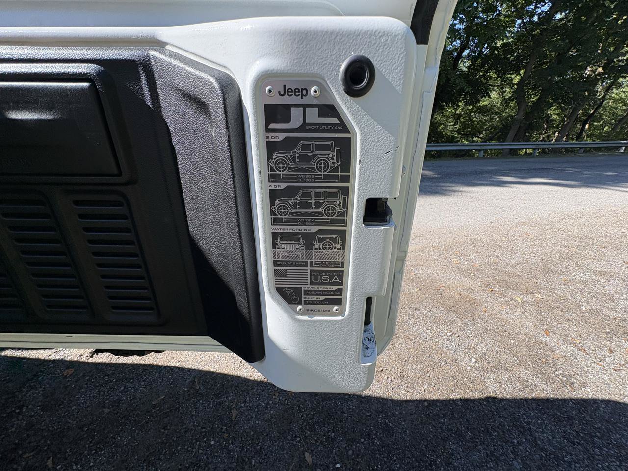 Used 2019 Jeep Wrangler Sport AWD/4WD image 16