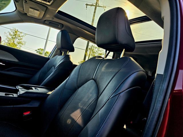 Used 2024 Toyota Grand Highlander AWD image 19