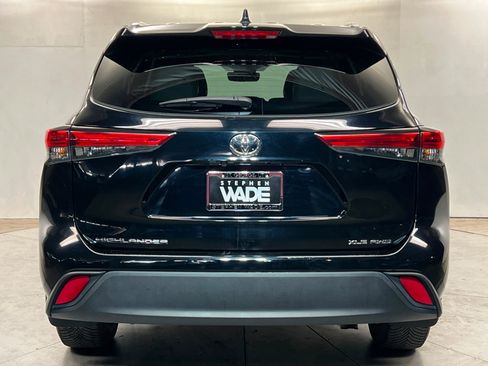 Used 2023 Toyota Highlander XLE AWD/4WD image 5