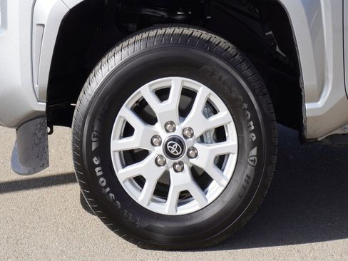 Used 2025 Toyota Tacoma SR5 image 7