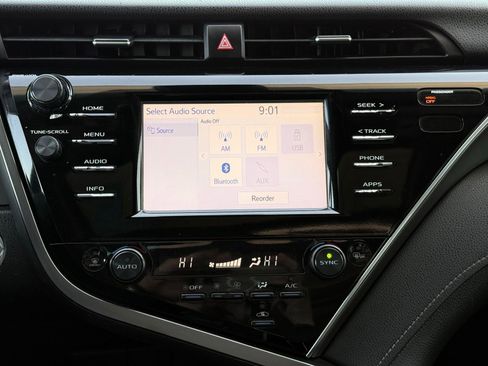 Used 2018 Toyota Camry XSE FWD image 43