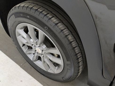 Used 2024 GMC Terrain SLT image 31