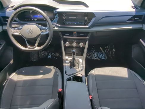 Used 2023 Volkswagen Taos SE w/ Panoramic Sunroof Package FWD image 14