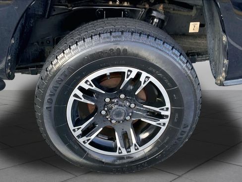 Used 2017 Toyota Tacoma SR RWD image 10