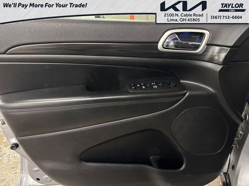 Used 2021 Jeep Grand Cherokee Laredo w/ Security & Convenience Group image 27