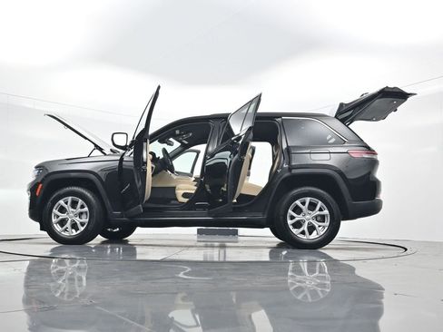 Used 2023 Jeep Grand Cherokee Limited image 46