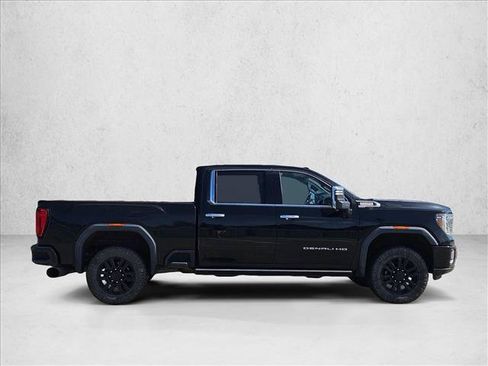 Certified 2021 GMC Sierra 2500 Denali w/ Denali Black Diamond Edition AWD/4WD image 4