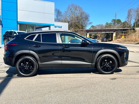 New 2025 Chevrolet Trax ACTIV image 2