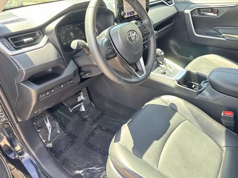 Used 2025 Toyota RAV4 XLE Premium w/ Weather Package AWD/4WD image 21