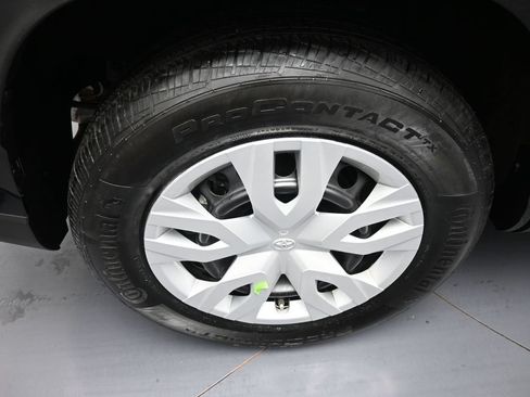 Certified 2022 Toyota Corolla Cross L AWD/4WD image 12