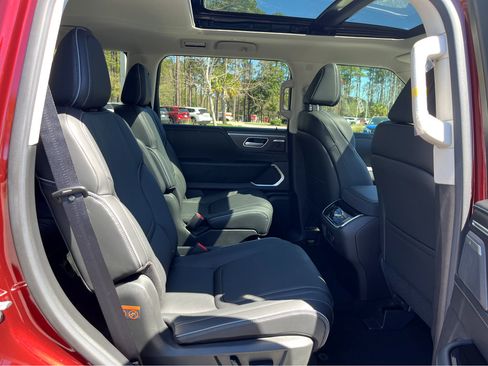 New 2025 INFINITI QX80 Luxe image 16