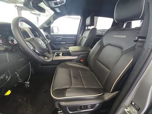 Used 2025 RAM 1500 Laramie AWD/4WD image 7