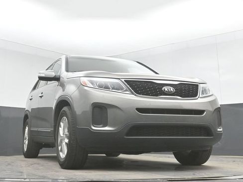 Used 2015 Kia Sorento LX FWD image 26