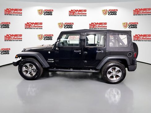 Used 2018 Jeep Wrangler Unlimited Sport w/ Connectivity Group AWD/4WD image 15