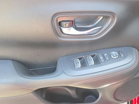 Certified 2025 Honda HR-V Sport image 16