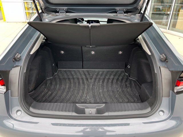 Used 2025 Toyota Prius LE FWD image 31