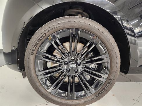 Used 2023 Land Rover Range Rover Autobiography image 7