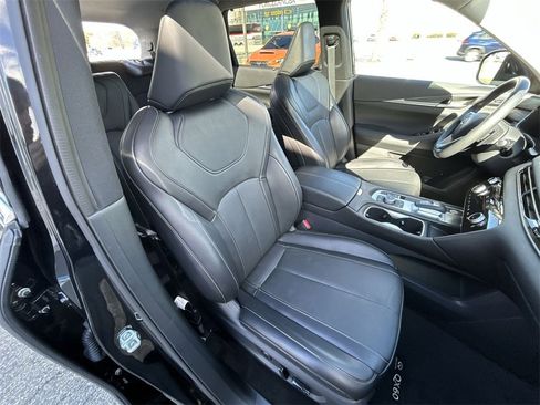 Certified 2025 INFINITI QX60 Luxe image 26