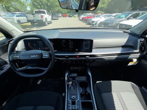 New 2026 Kia Sorento LX FWD image 37