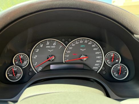 Used 2006 Chevrolet Corvette Convertible w/ Preferred Equipment Group RWD image 17
