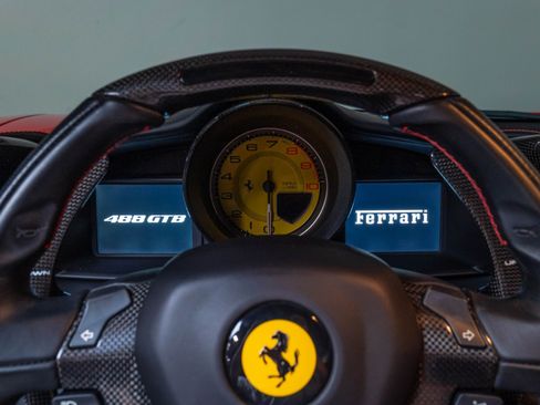 Used 2018 Ferrari 488 GTB RWD image 34