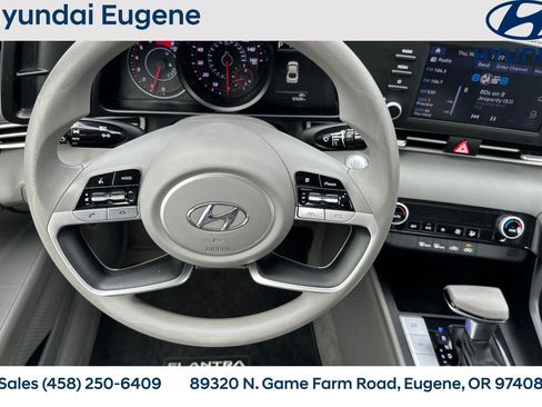 Used 2023 Hyundai Elantra SEL FWD image 18