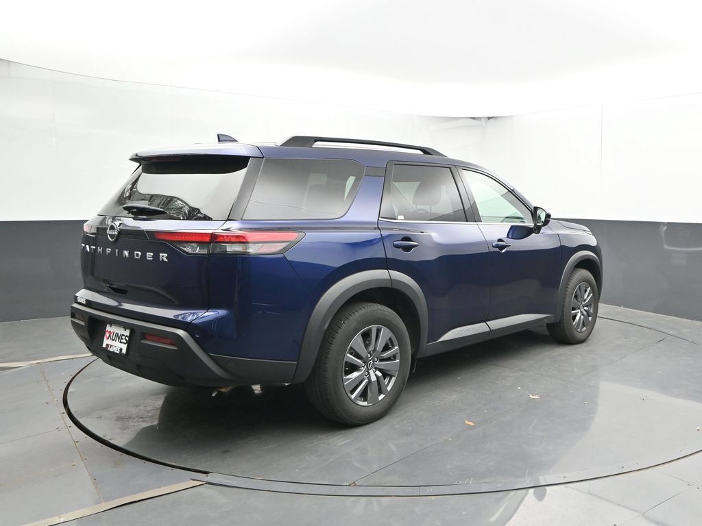 Used 2025 Nissan Pathfinder SV FWD image 12