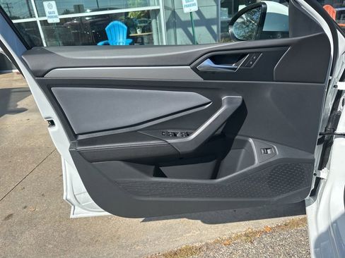 New 2026 Volkswagen Jetta SE image 10