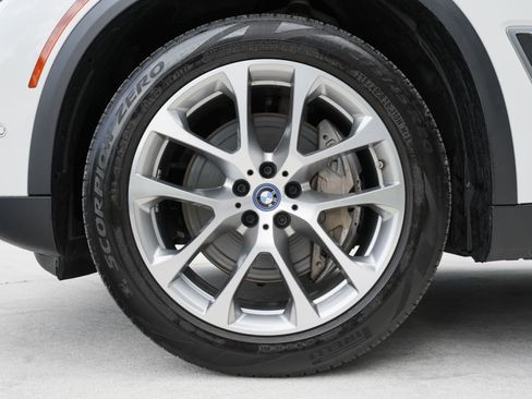 Used 2023 BMW X5 xDrive45e w/ Climate Comfort Package AWD/4WD image 31