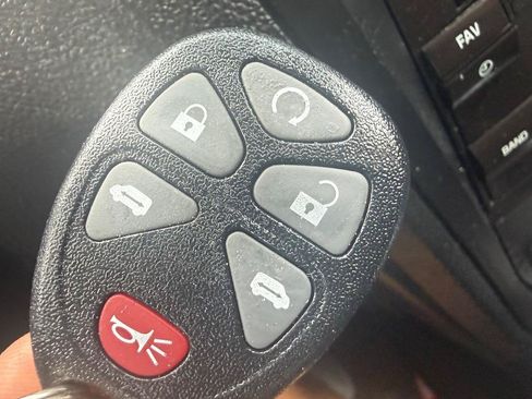 Used 2011 Chevrolet HHR LT FWD image 38