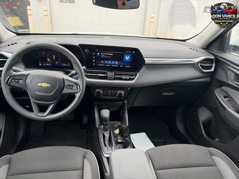 Used 2025 Chevrolet TrailBlazer LT AWD/4WD image 12