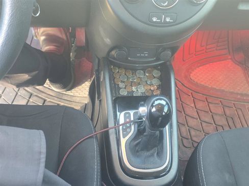 Used 2012 Kia Soul + FWD image 7