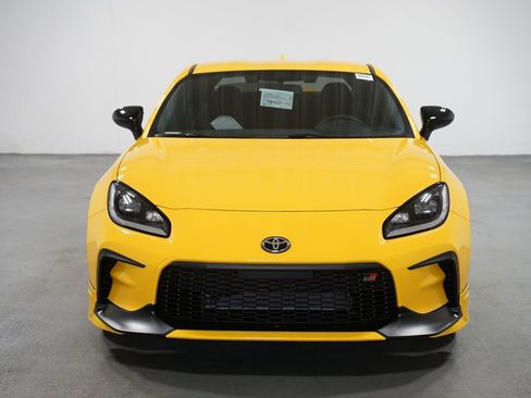 New 2026 Toyota GR86 YUZU Limited image 2