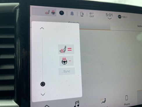 Used 2024 Chrysler Pacifica Touring-L image 25