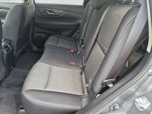 Used 2020 Nissan Rogue SV FWD image 18