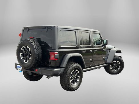 Used 2025 Jeep Wrangler Unlimited Rubicon 4xe w/ Convenience Group AWD/4WD image 4