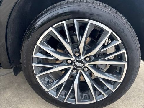 Used 2024 Cadillac XT4 Sport FWD image 11
